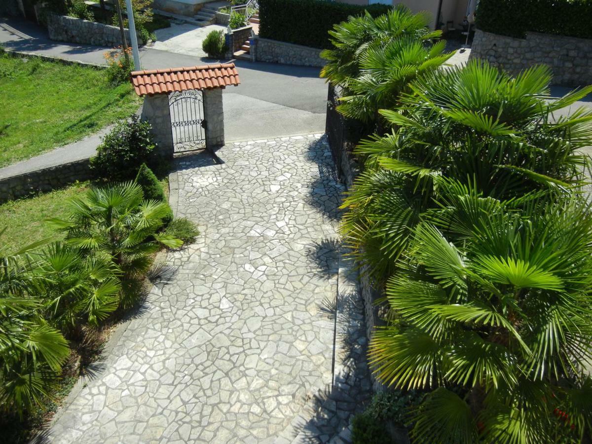 Villa Laurea Lovran Exterior photo